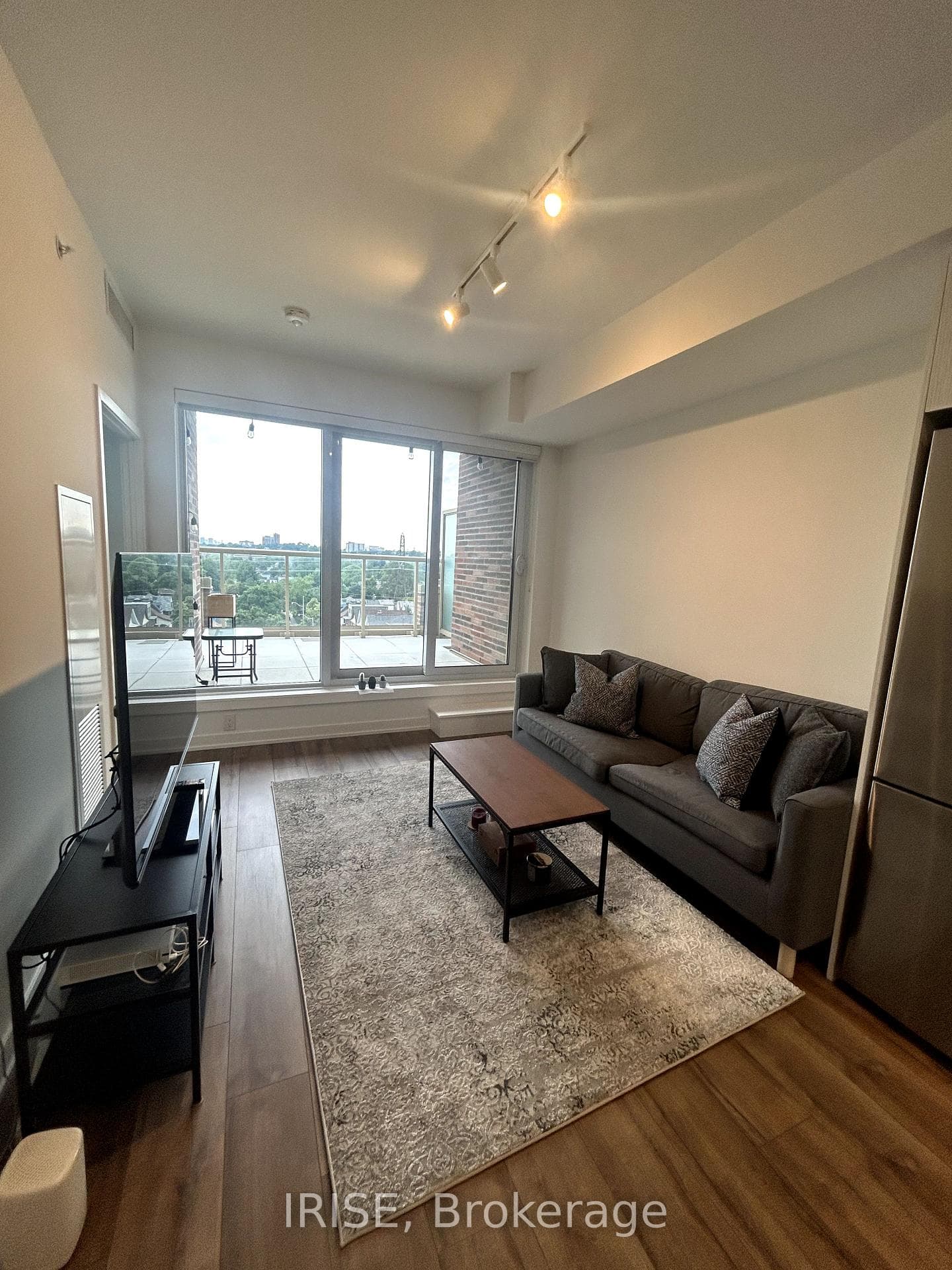 1787 St.Clair Avenue Unit 716 photo 5