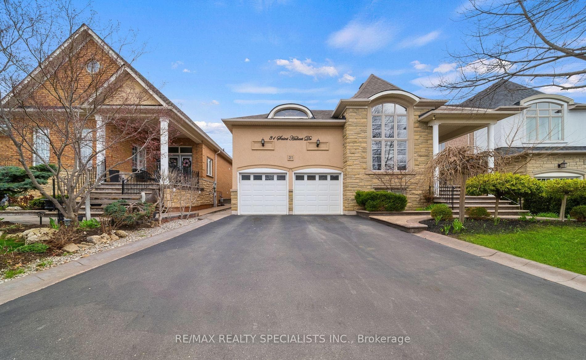 31 Saint Hubert Drive photo 2