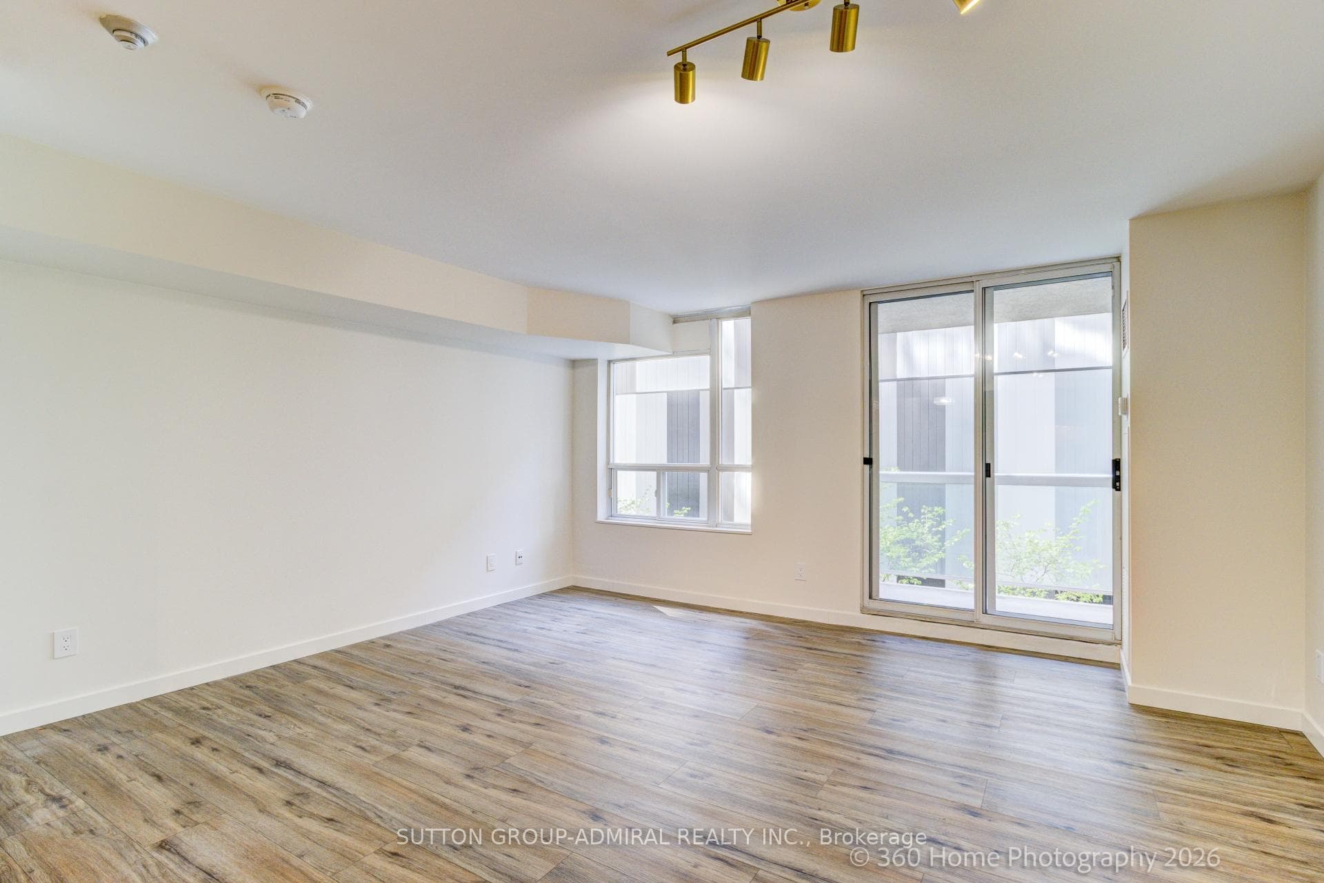 43 Eglinton Avenue Unit 501 photo 9