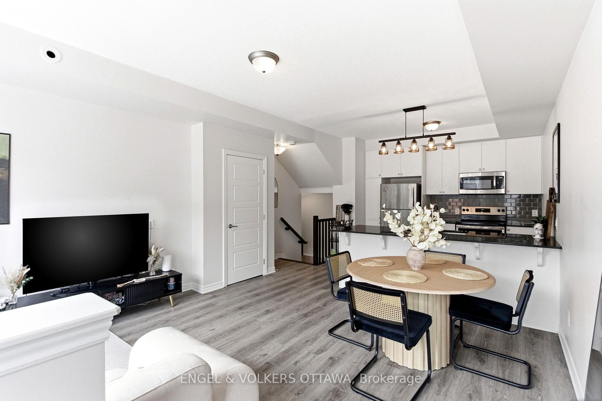 808 Kiniw Private photo 5