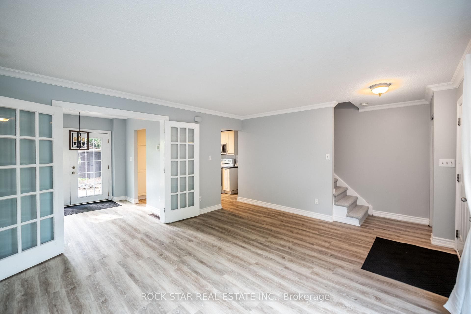 42 Oakmeadow Place photo 4