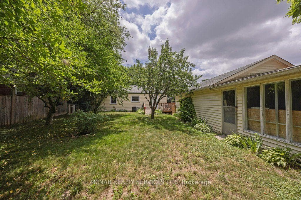 52 Broadway Avenue photo 24
