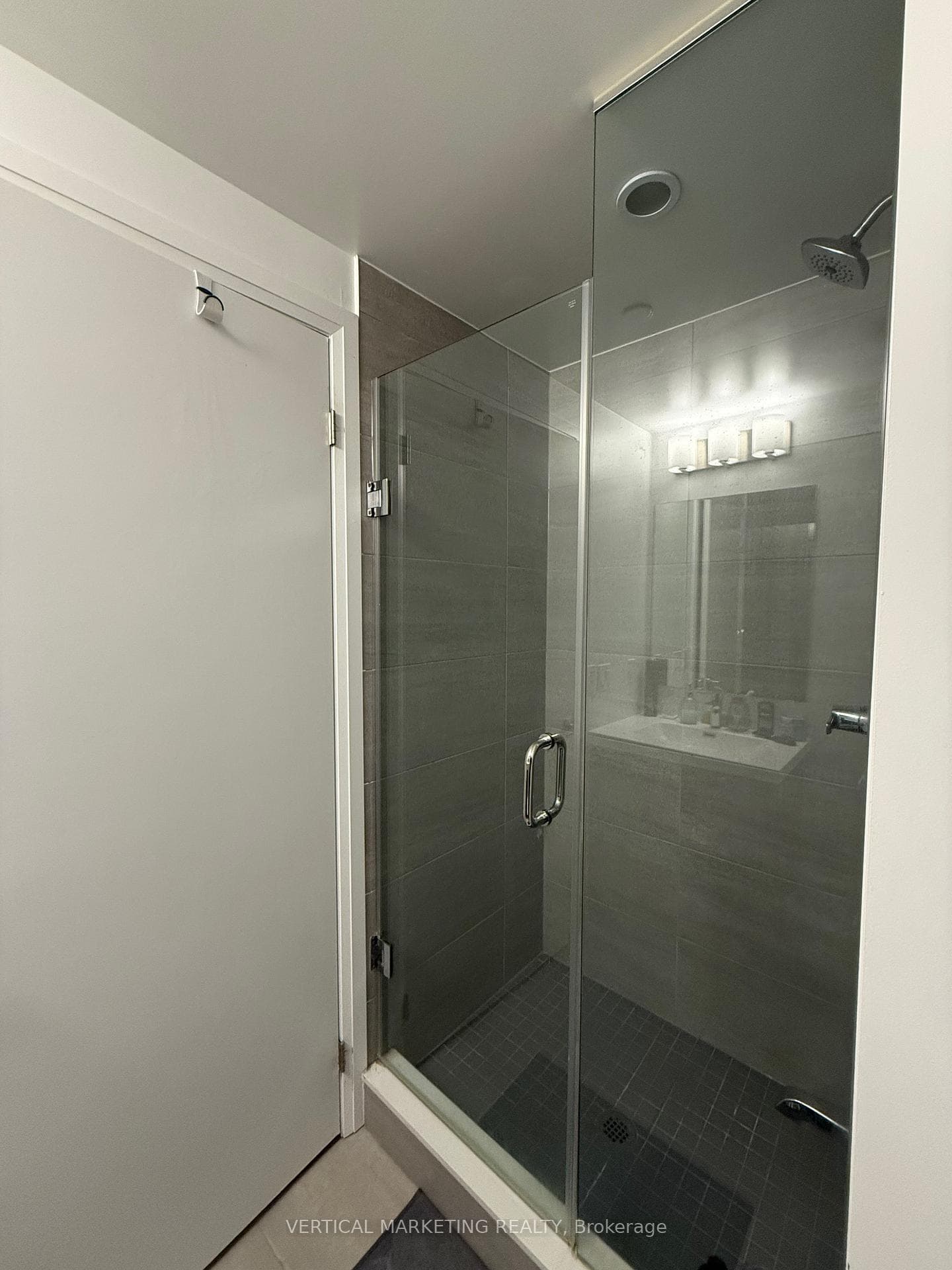 77 Mutual Street Unit 2404 photo 10