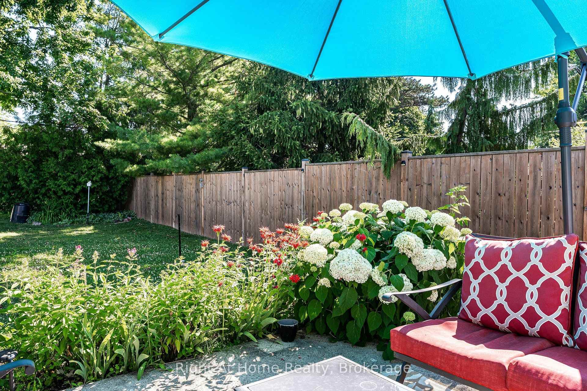 202 Easson Street photo 8