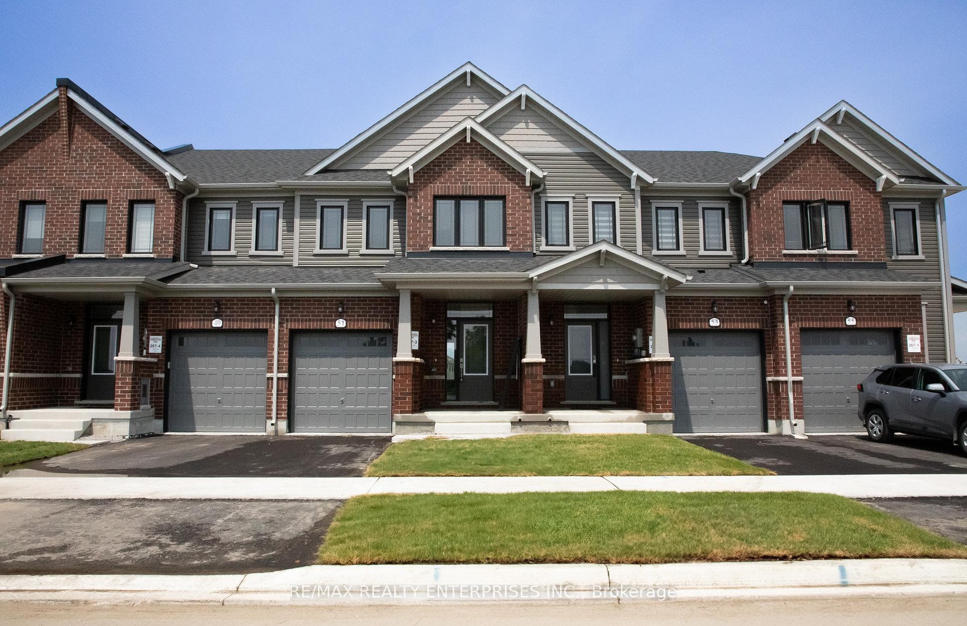 51 Milady Crescent photo 1