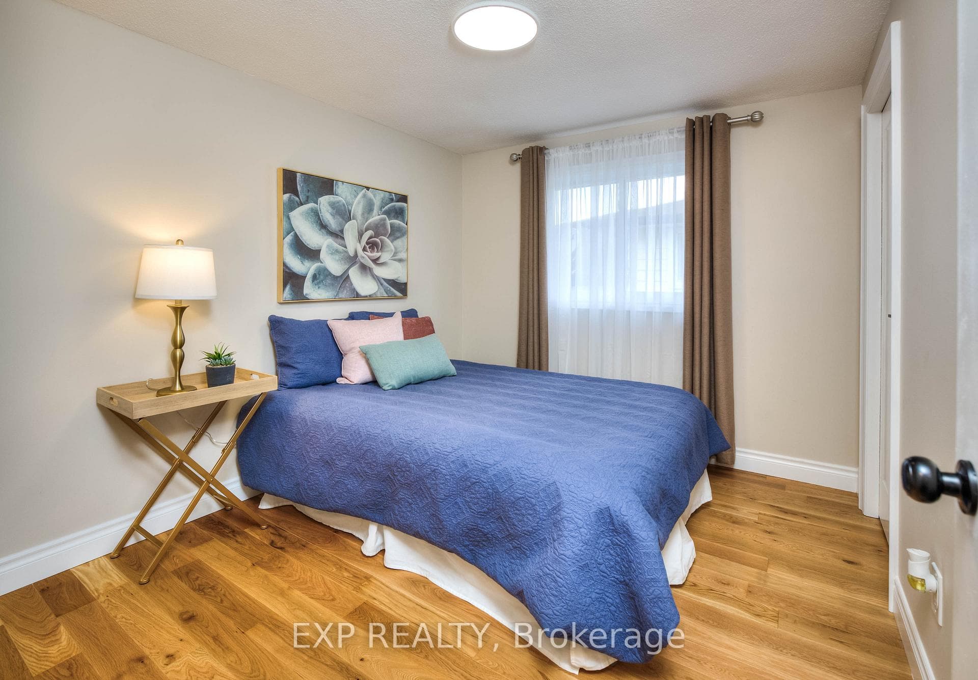 995 Langs Circle photo 8