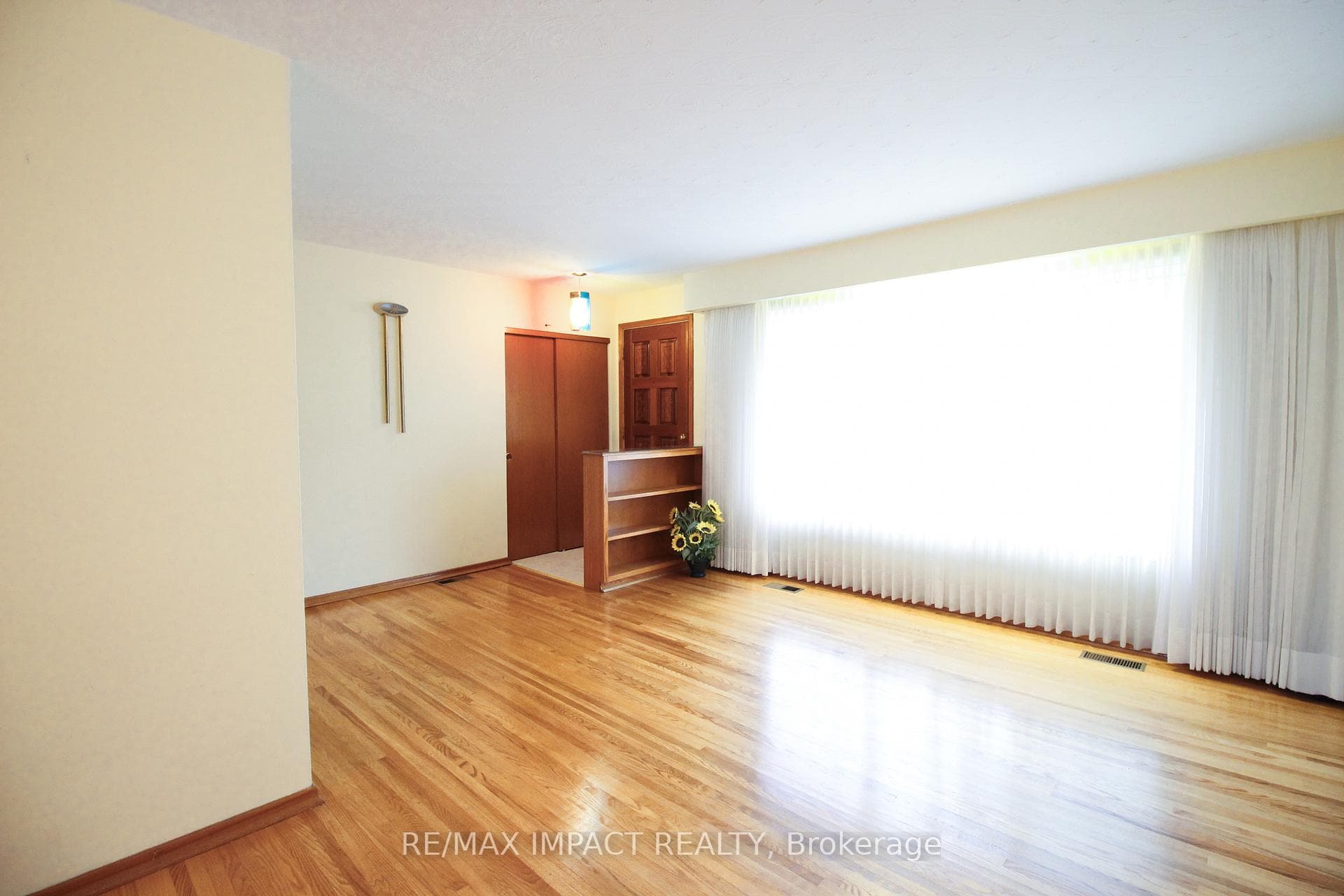 352 Grandview Street photo 8