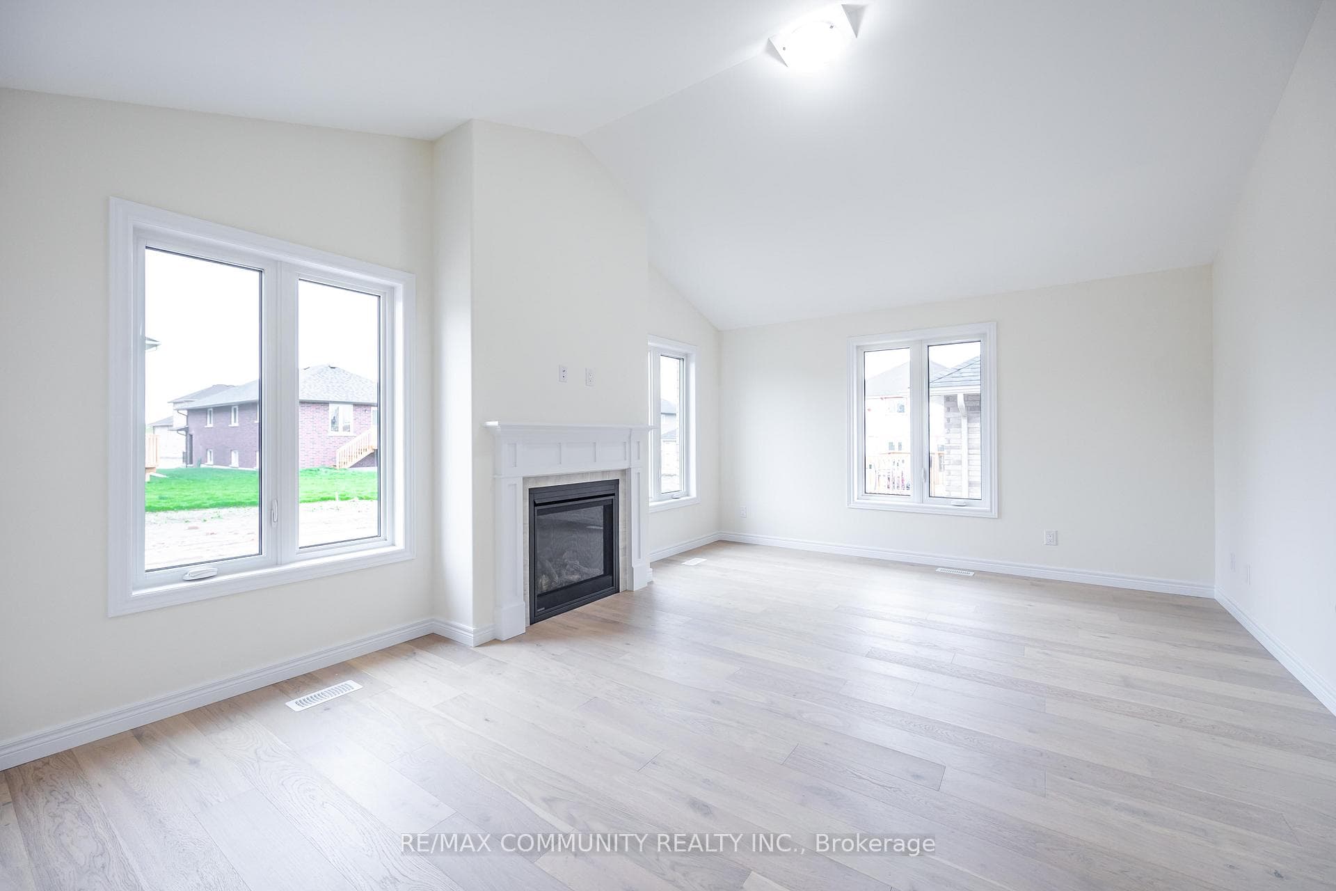 6 Bradley Lane photo 10