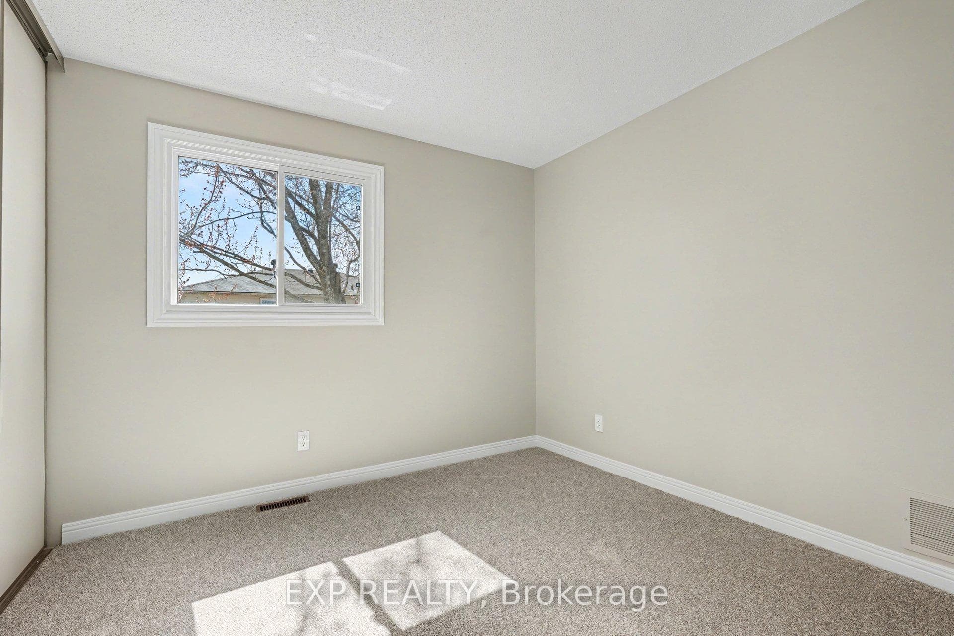 865 Acadian Gardens photo 30