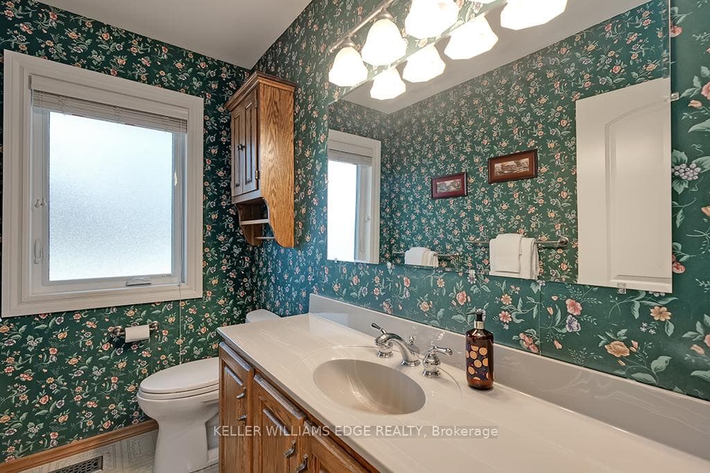 1243 Kingsmead Crescent photo 19