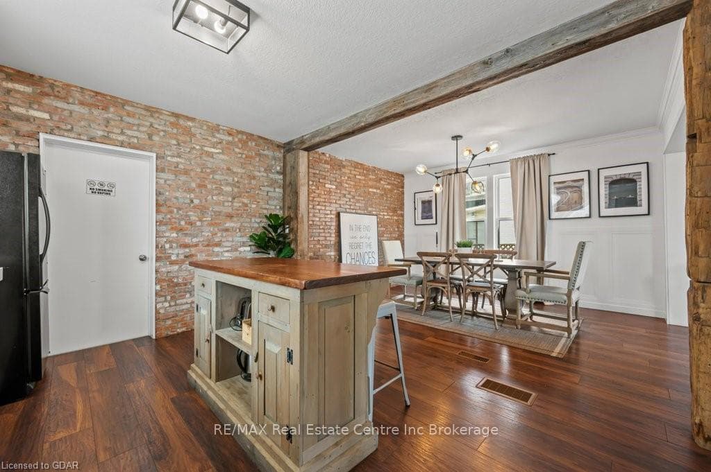 101 CHARLES Street photo 9
