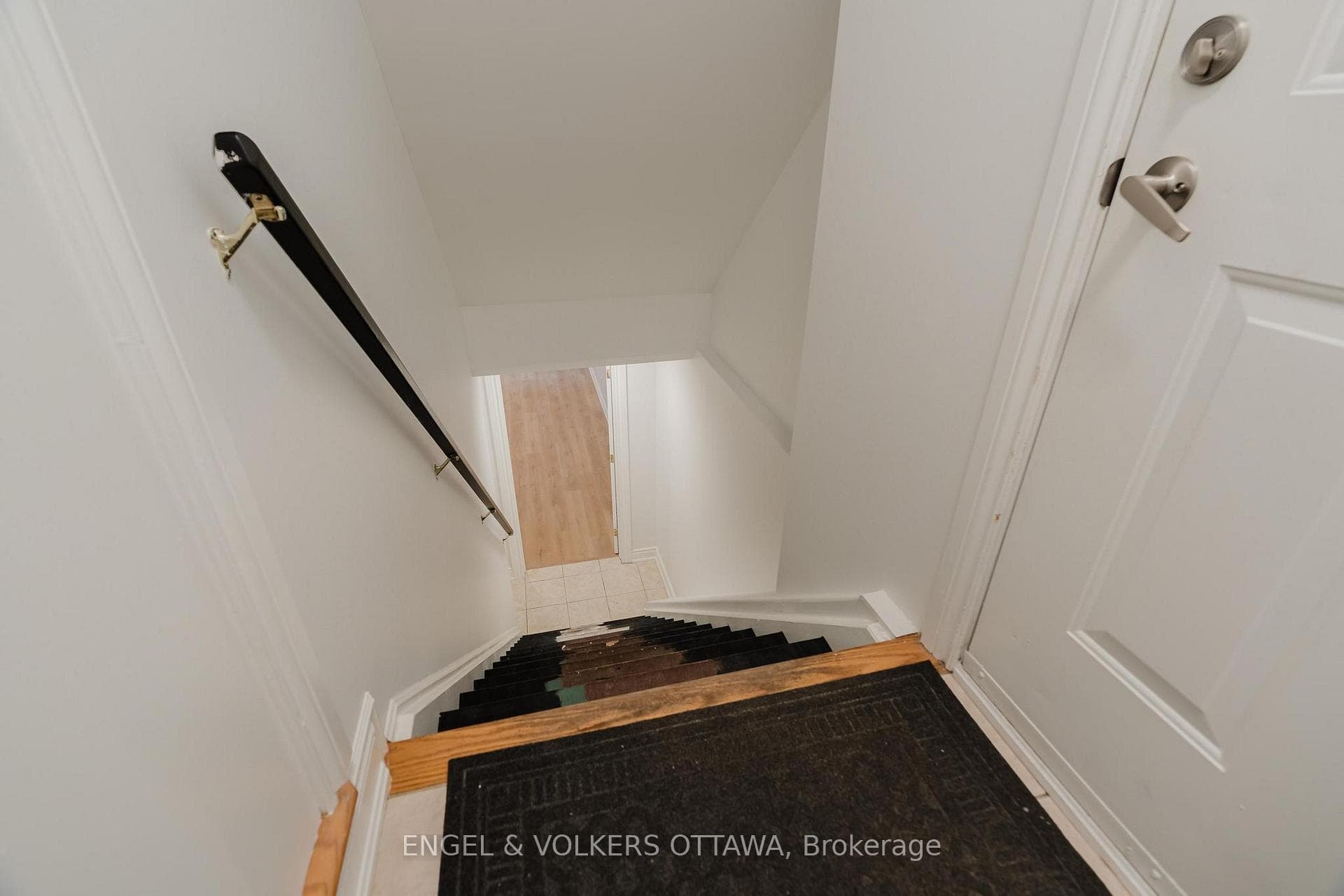 1649 Rosebella Avenue Unit B photo 5
