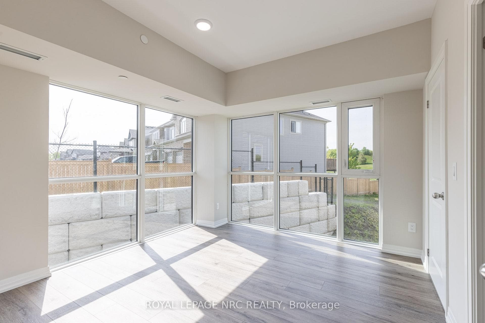 50 Herrick Avenue Unit 123 photo 15