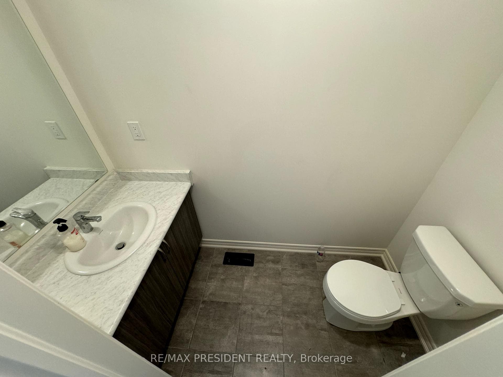 45 Gledhill Crescent photo 16