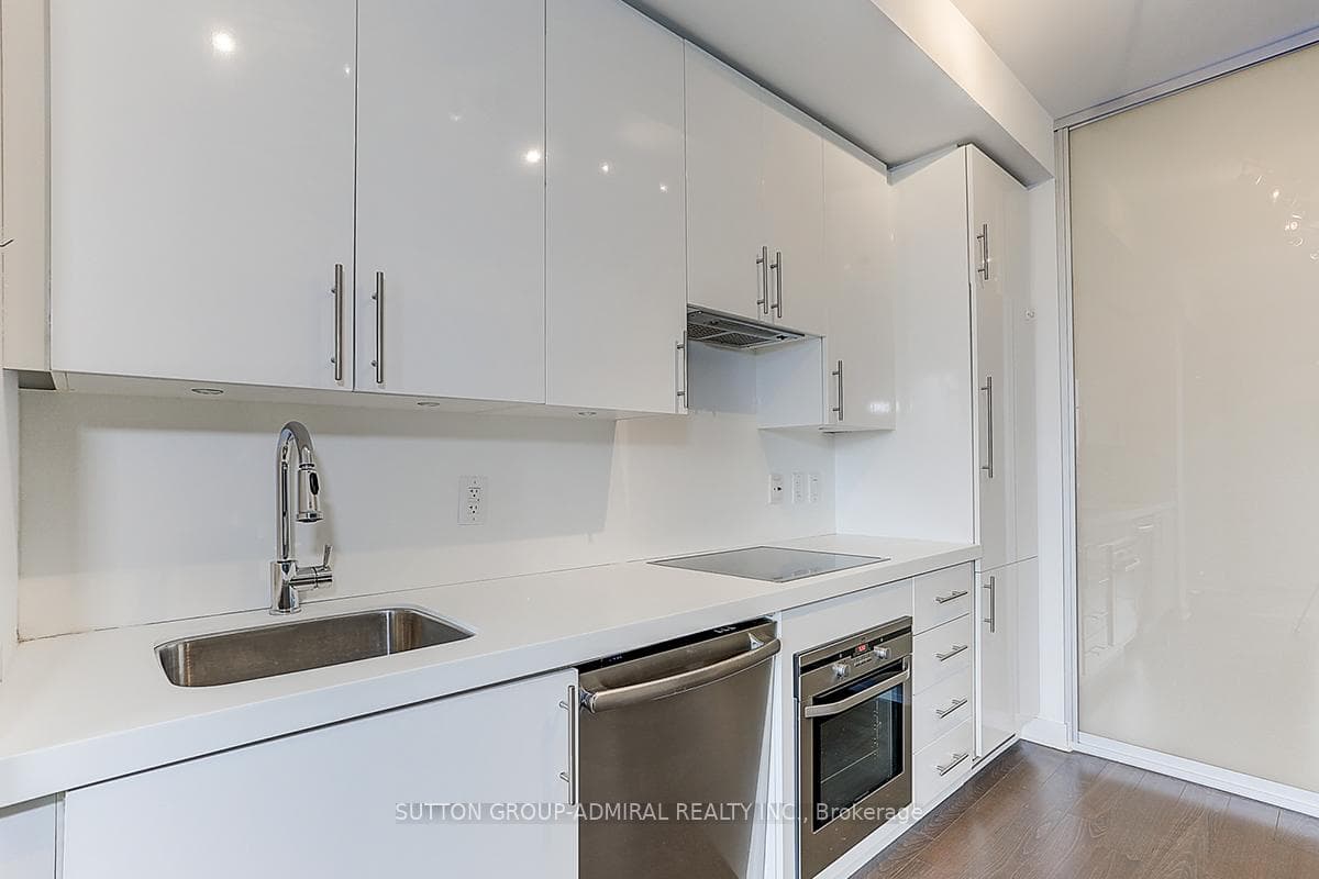 156 Portland Street Unit 403 photo 14