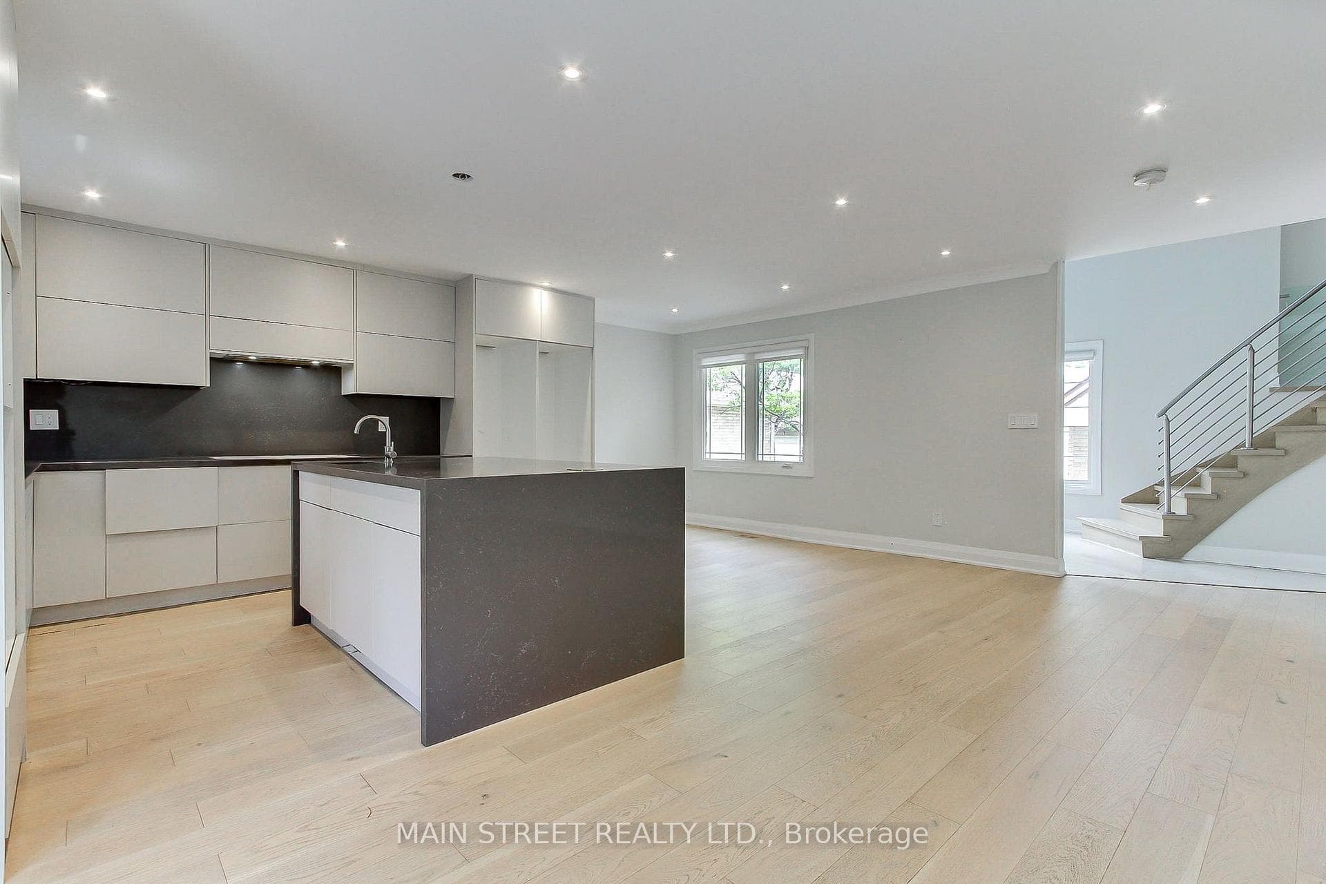 27 Murdock Avenue photo 7