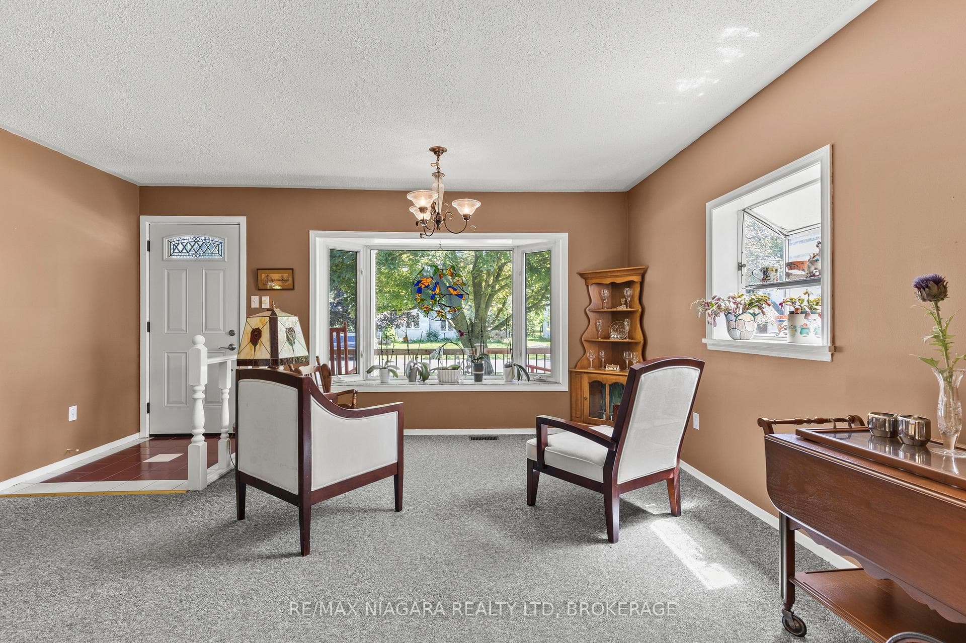 7931 Watson Street photo 6
