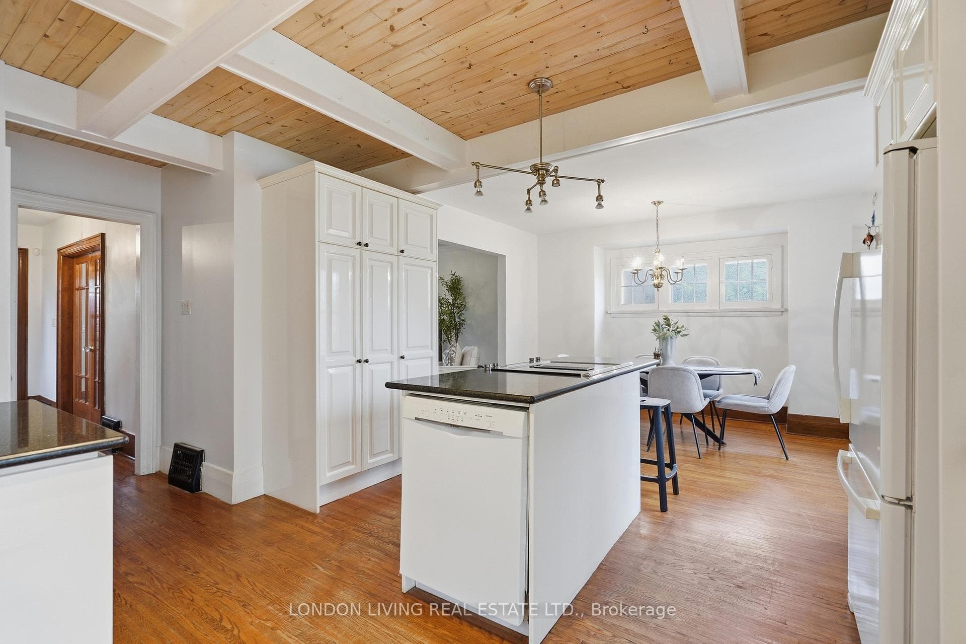 26 Frank Place photo 15