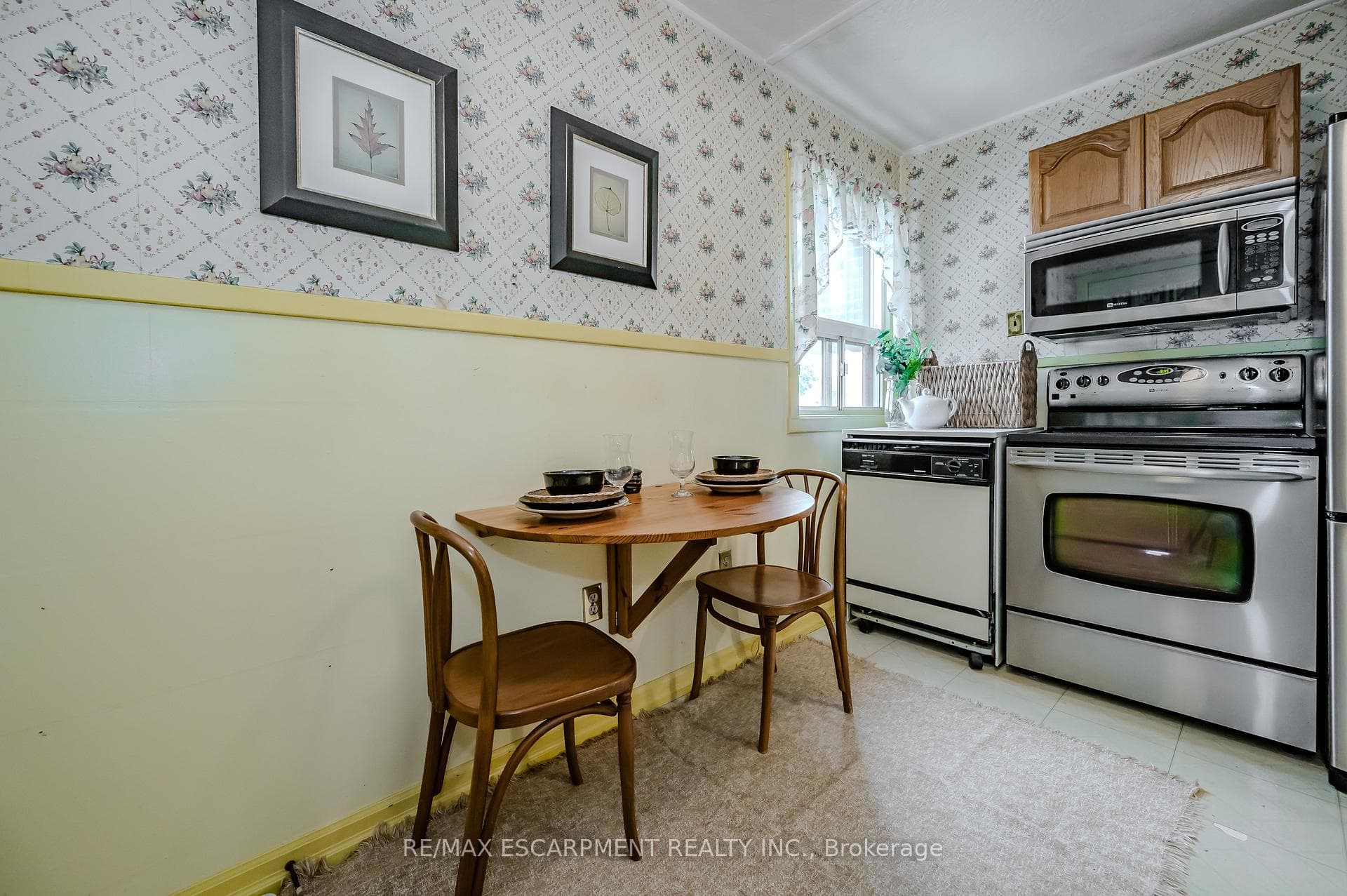 20 Normanhurst Avenue photo 11