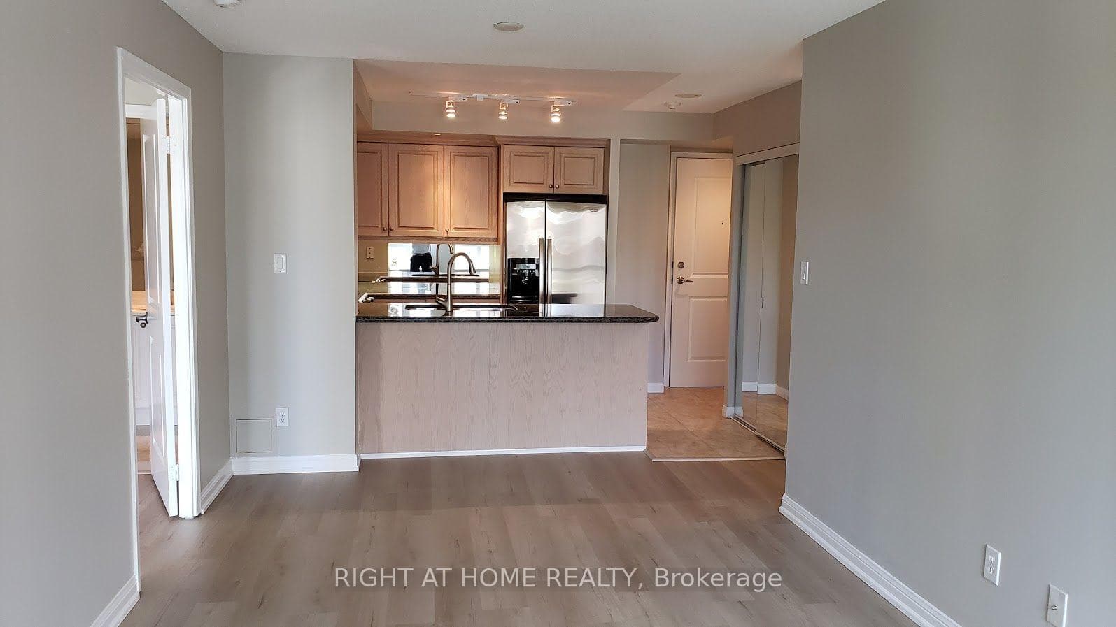 900 Mount Pleasant Road Unit 327 photo 8