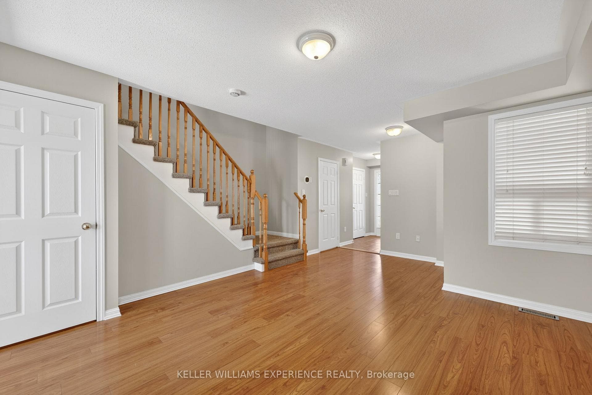 76 Commonwealth Road photo 11
