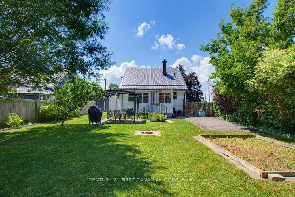 3 Parkside Drive photo 32