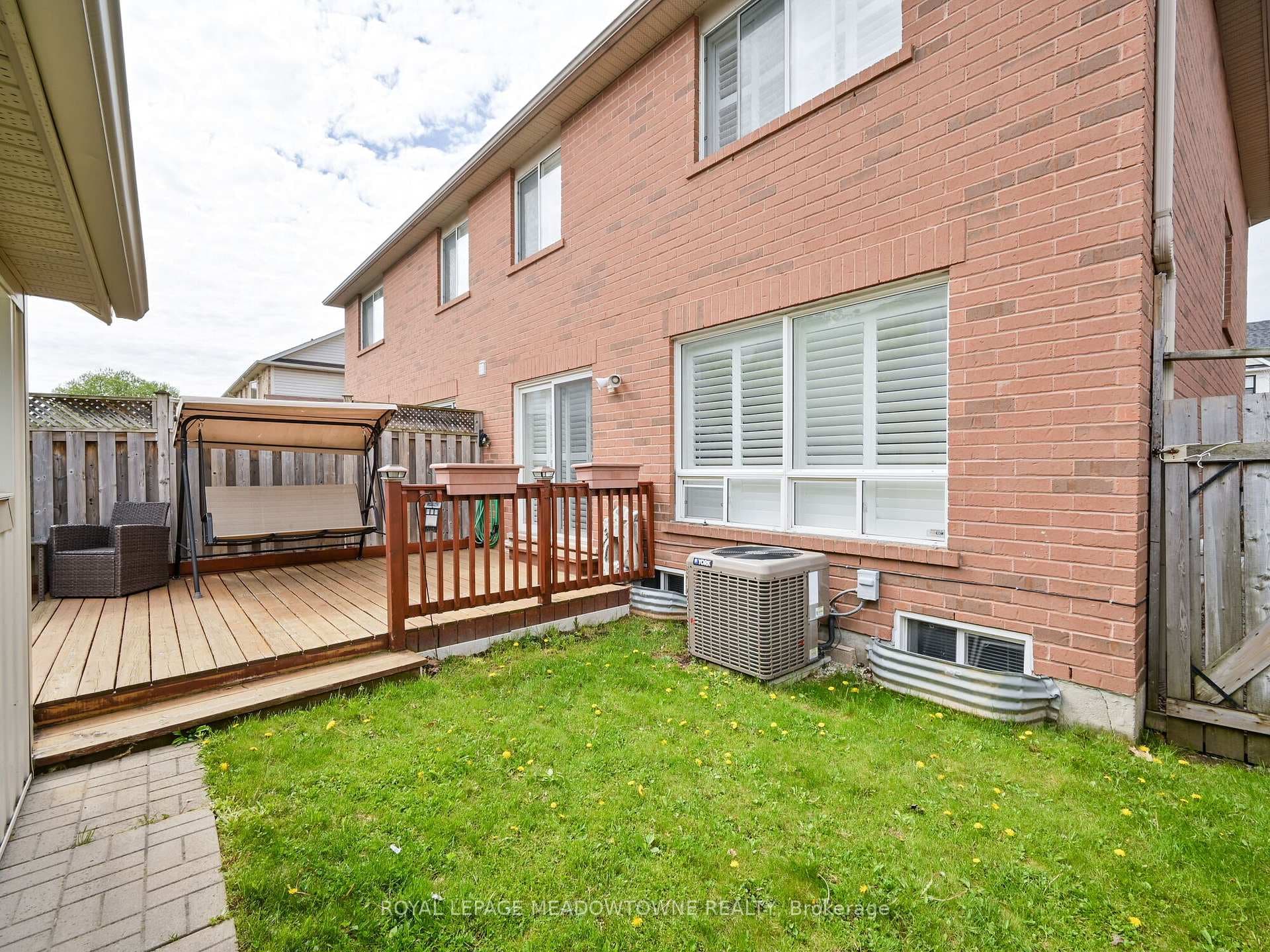 634 Hamilton Crescent photo 39