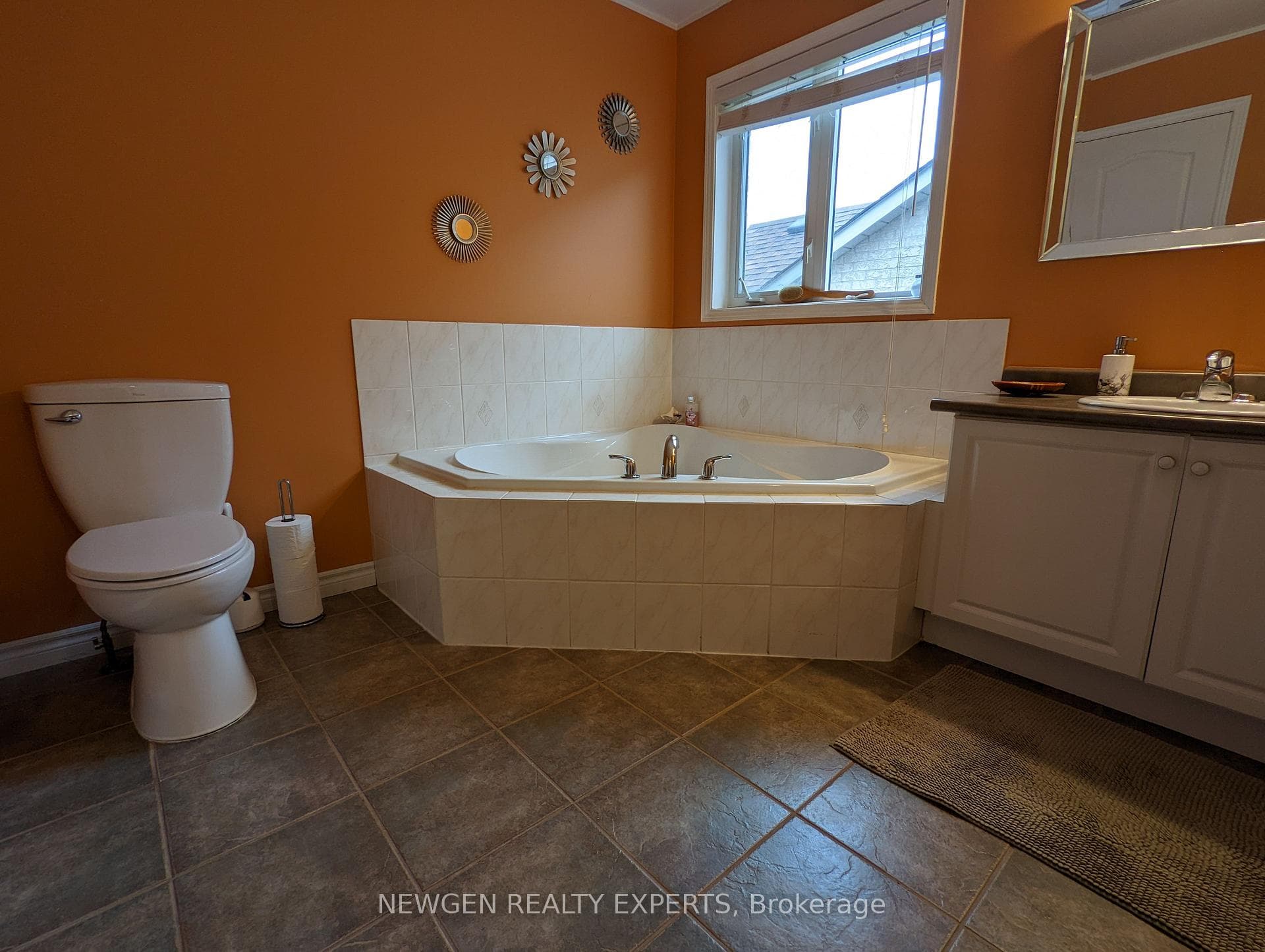 122 River Rock Crescent photo 11