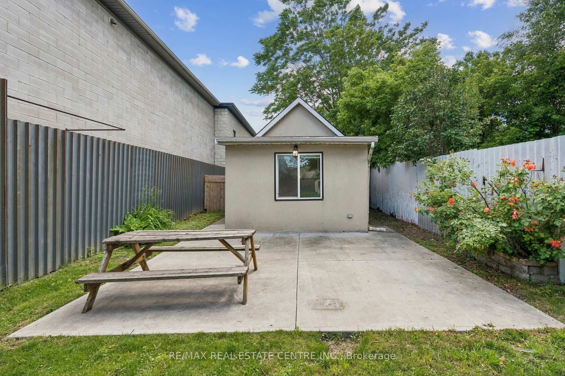43 Whitfield Avenue photo 45