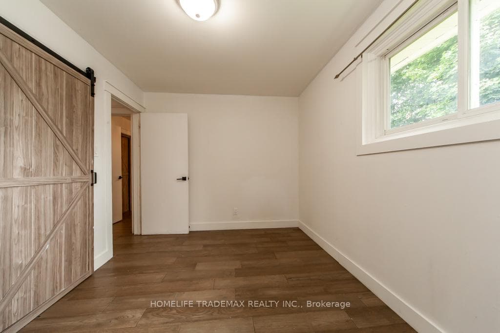 61 College Crescent photo 21