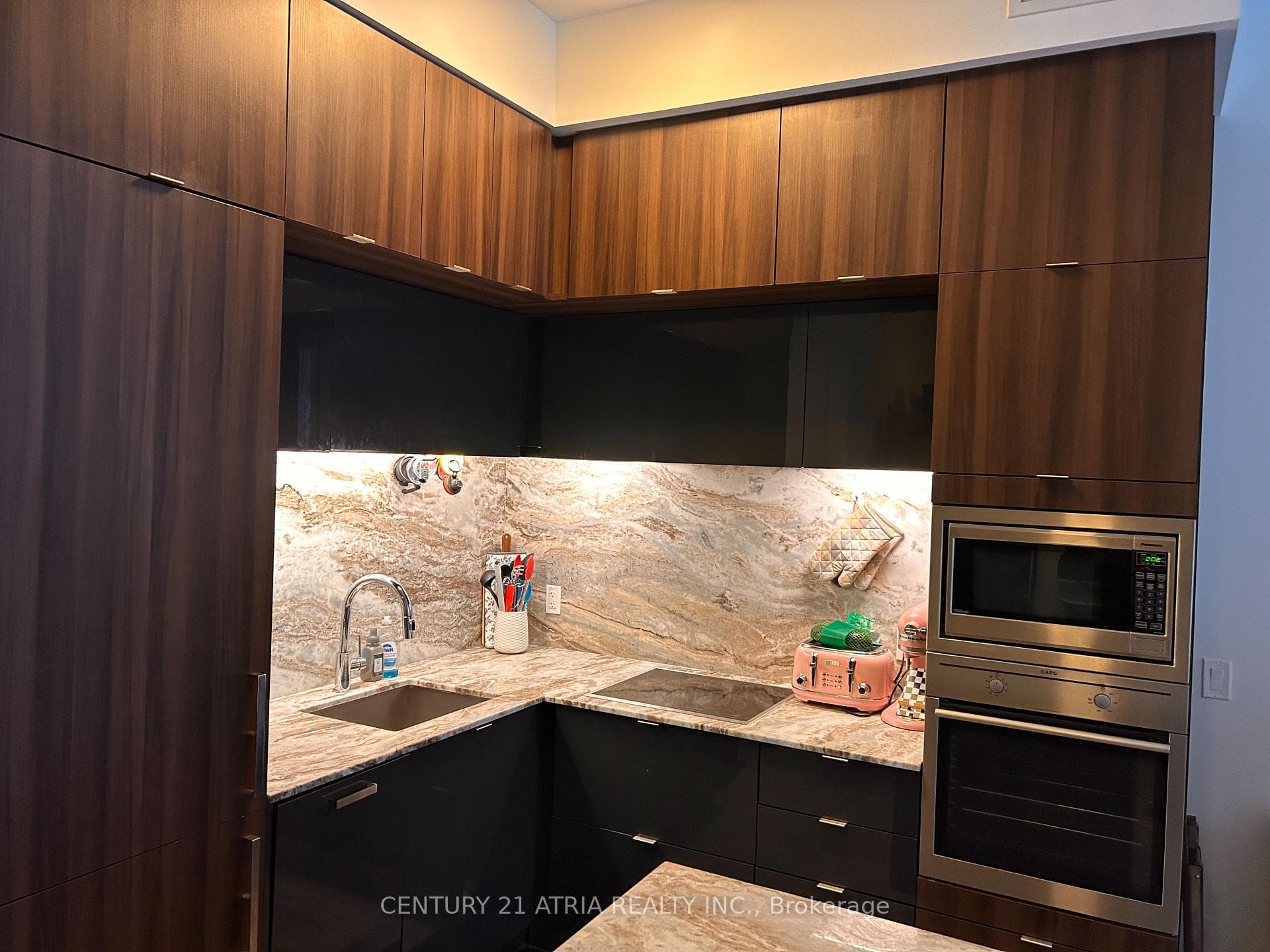 15 Merchant's Wharf N/A Unit 605 photo 7