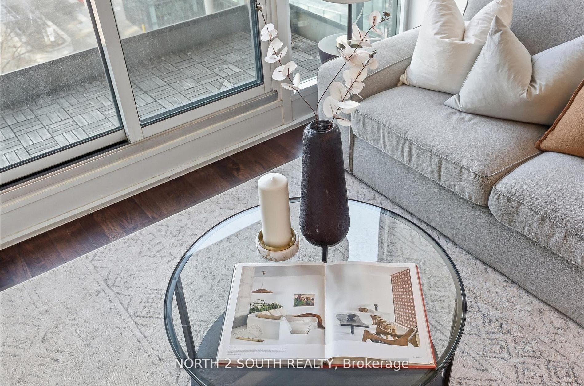 215 Fort York Boulevard Unit 712 photo 9