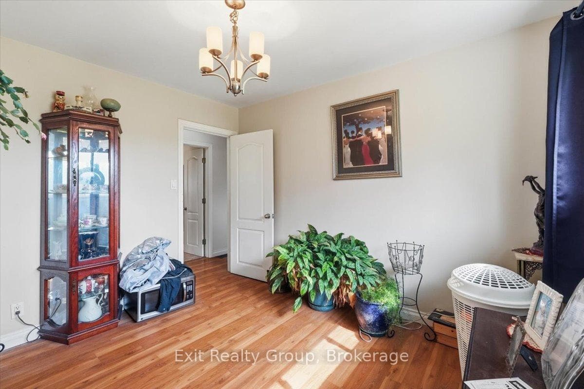109 Aikins Road photo 16