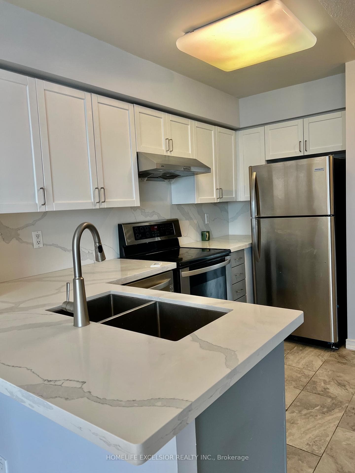 30 Harrison Garden Boulevard Unit 2805 photo 12