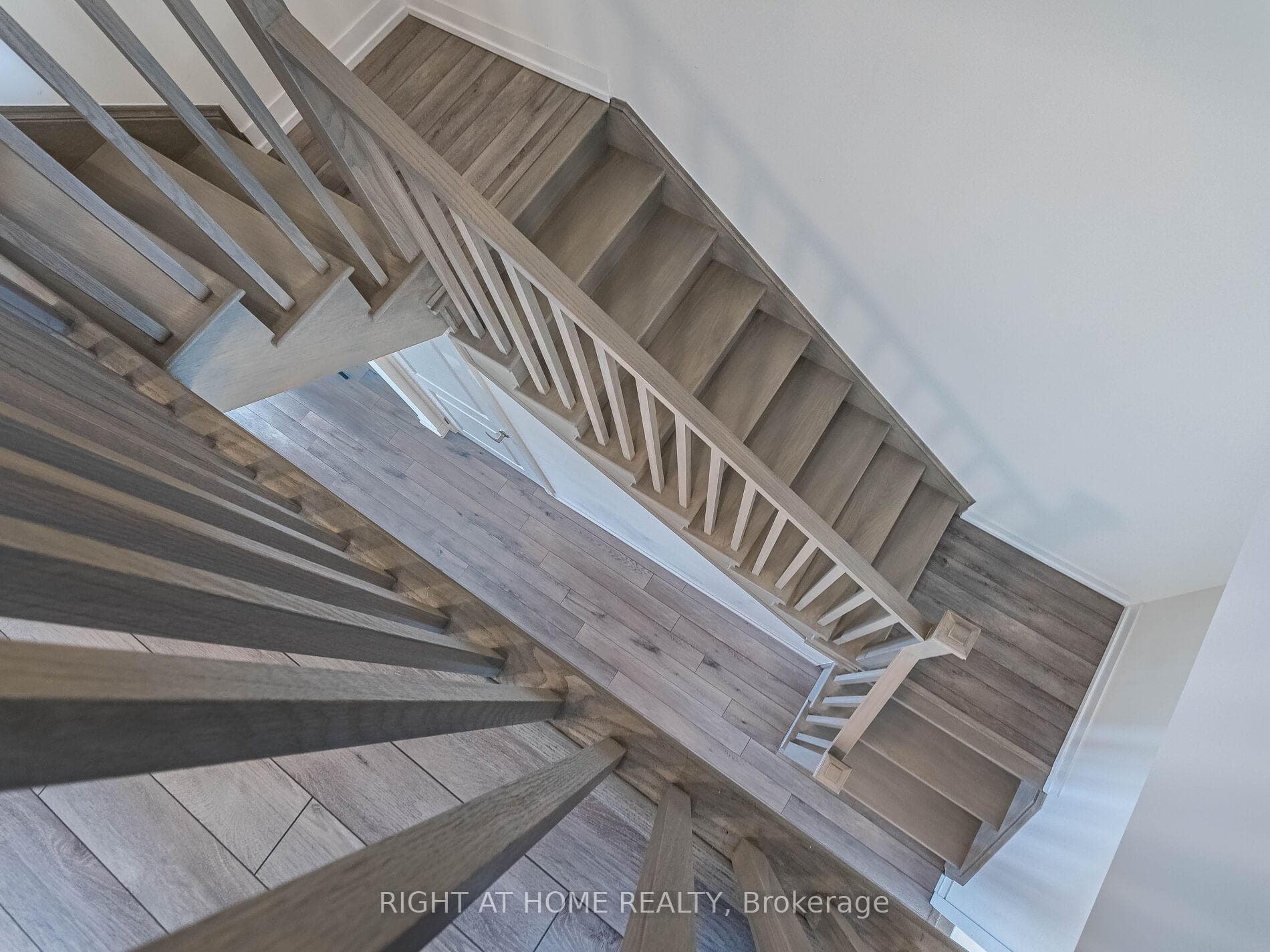 1544 Rose Way photo 24