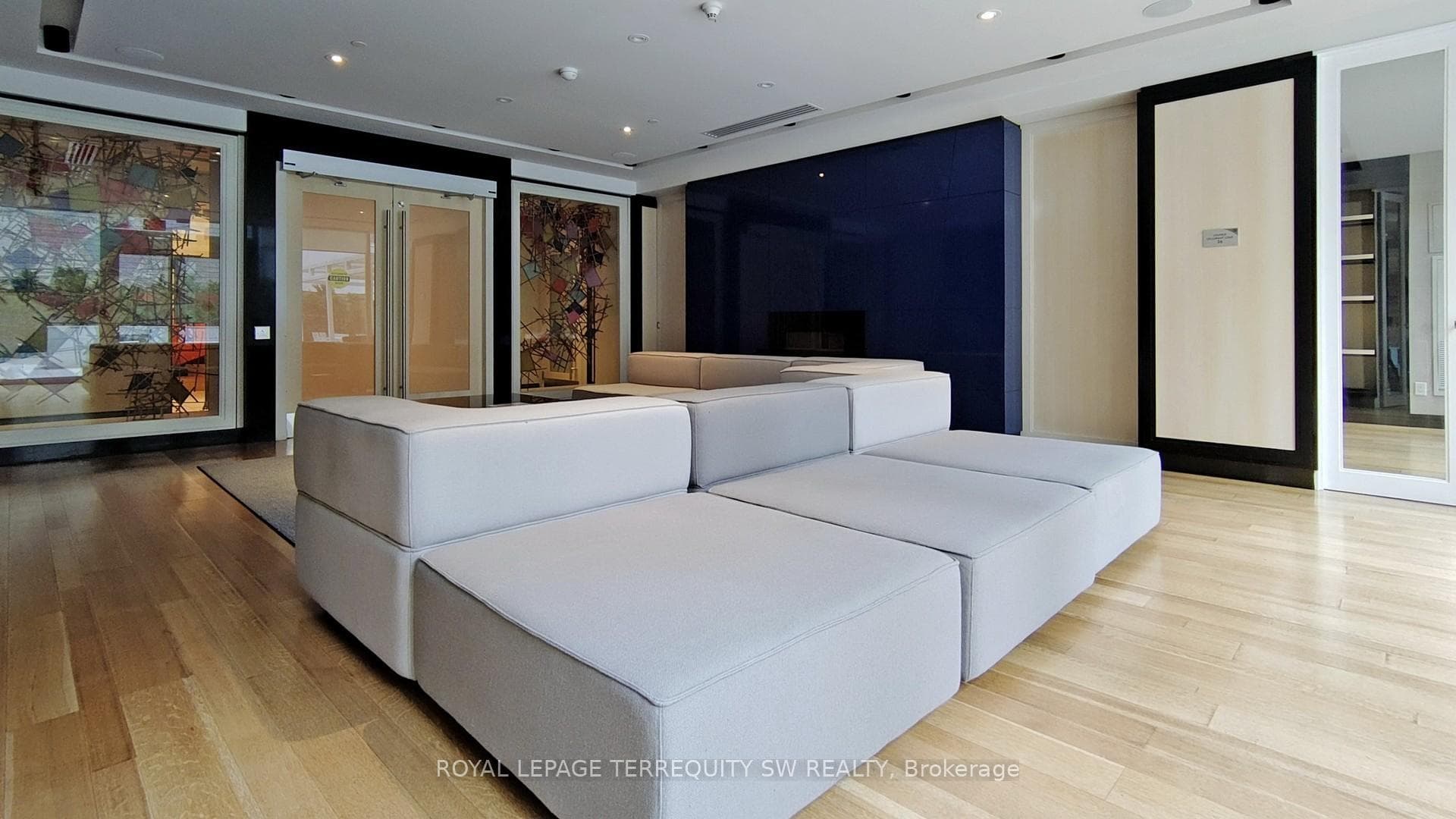 30 Roehampton Avenue Unit 1001 photo 40