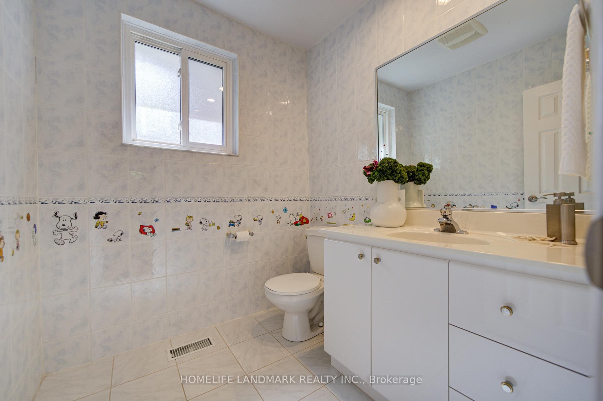 21 Colonnade Road photo 28