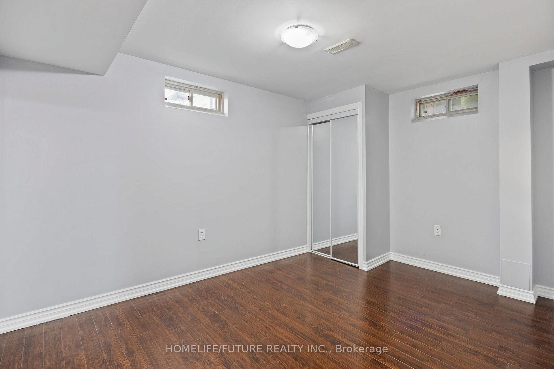 7 Vanwood Crescent photo 36
