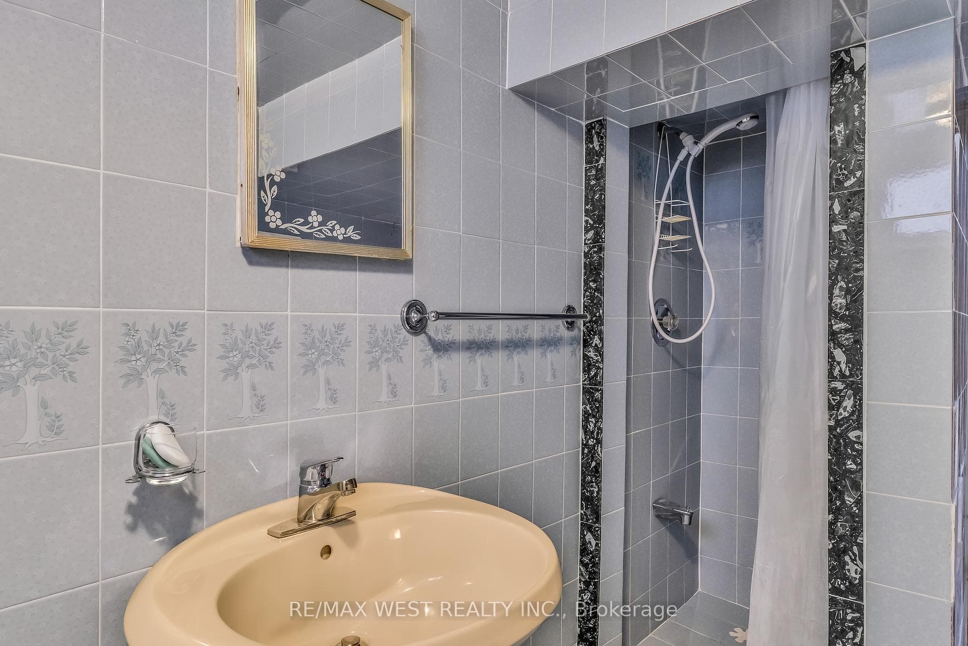 36 Diana Drive photo 34