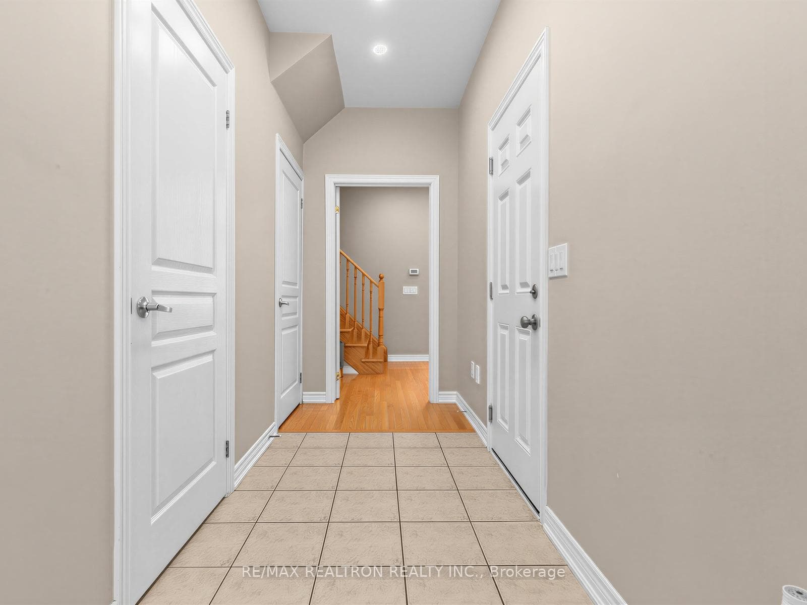 135 Windrow Street photo 4
