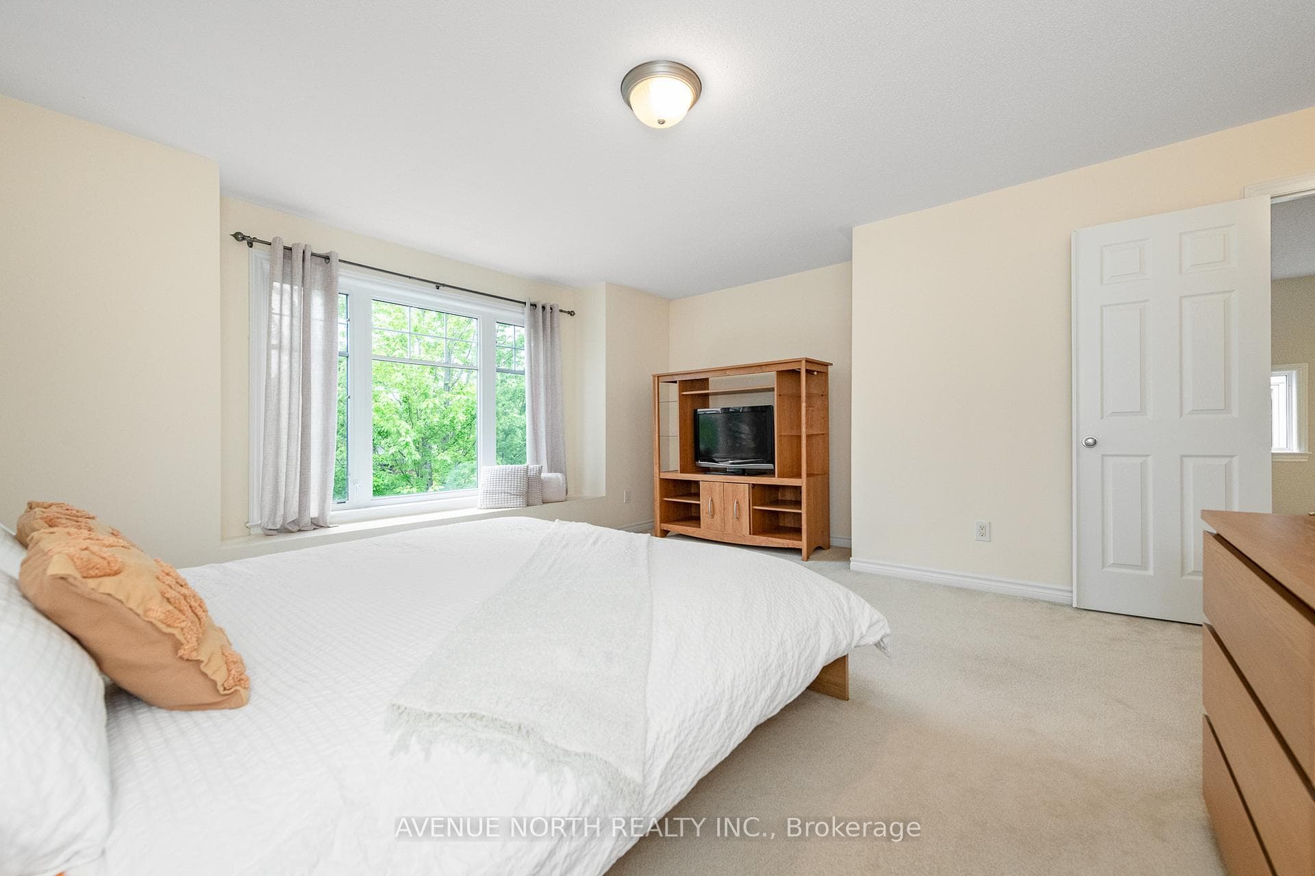 534 Golden Sedge Way photo 18