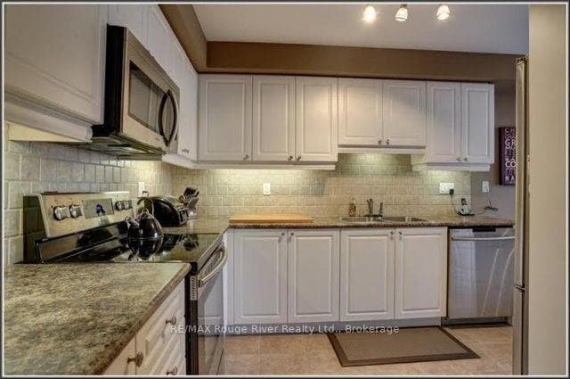 85 Lander Crescent photo 11