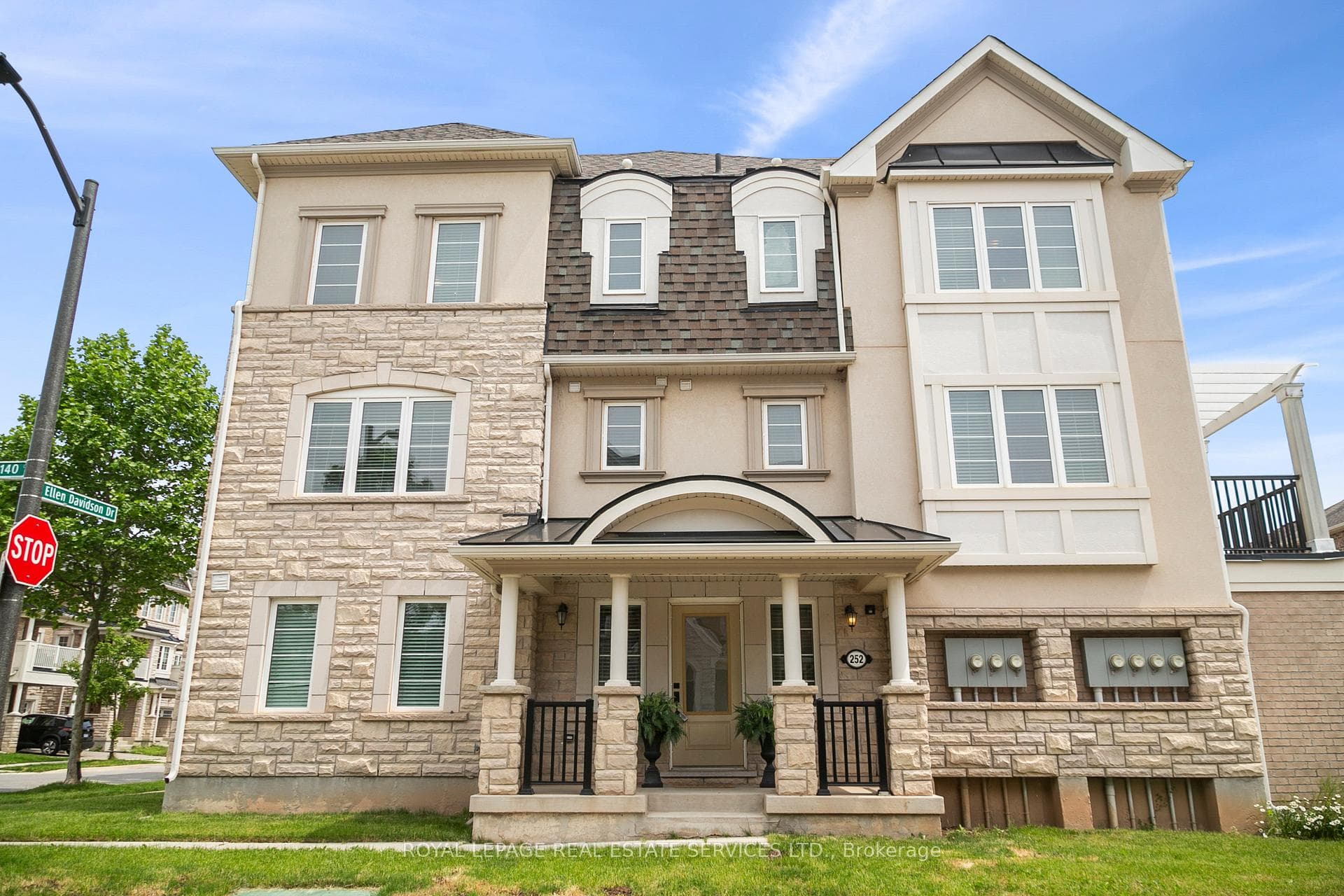 252 Ellen Davidson Drive photo 1