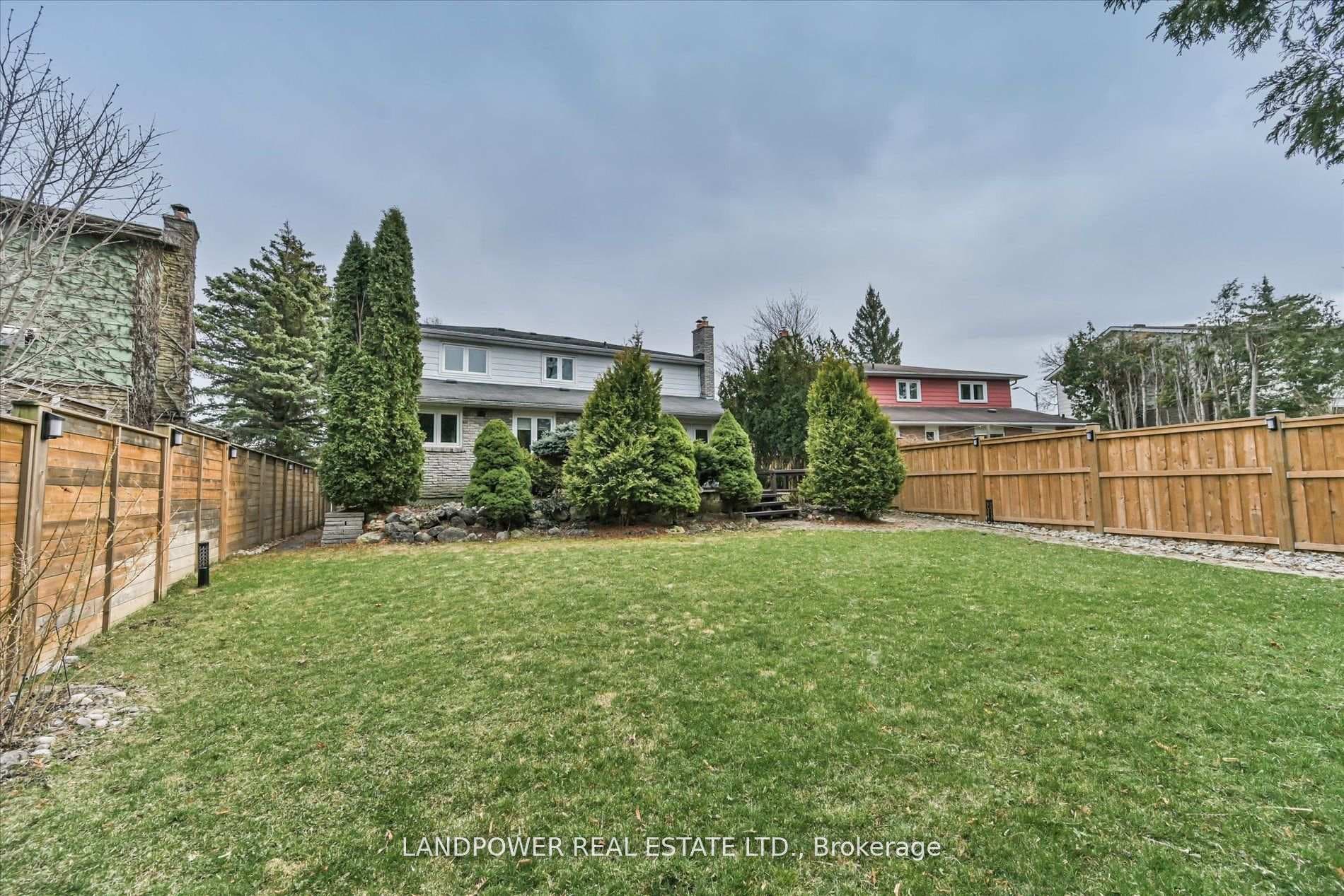 14 Carlton Road photo 36