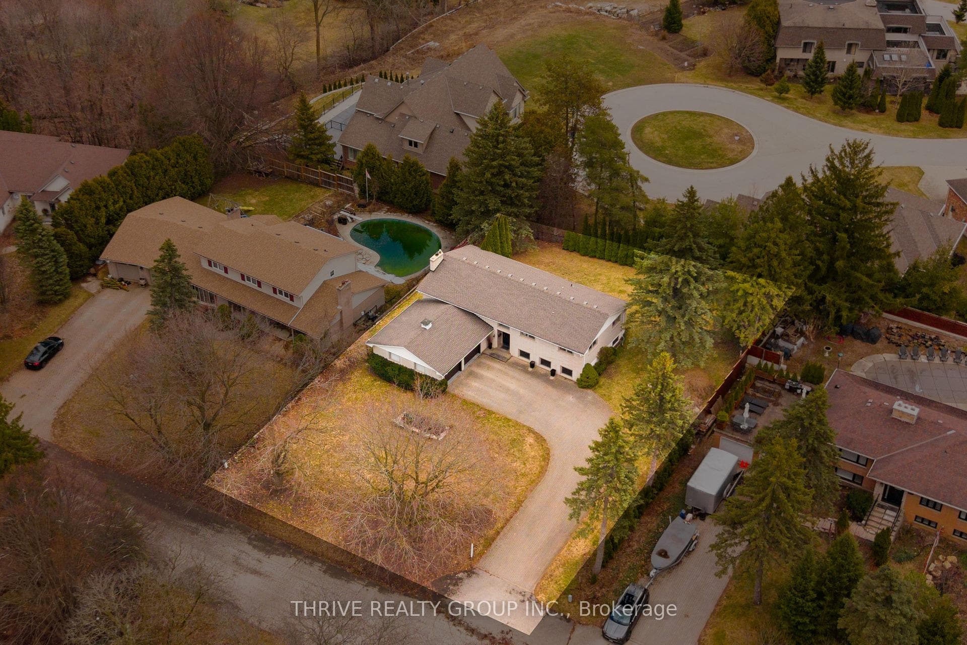 688 Westmount Hill Drive photo 38