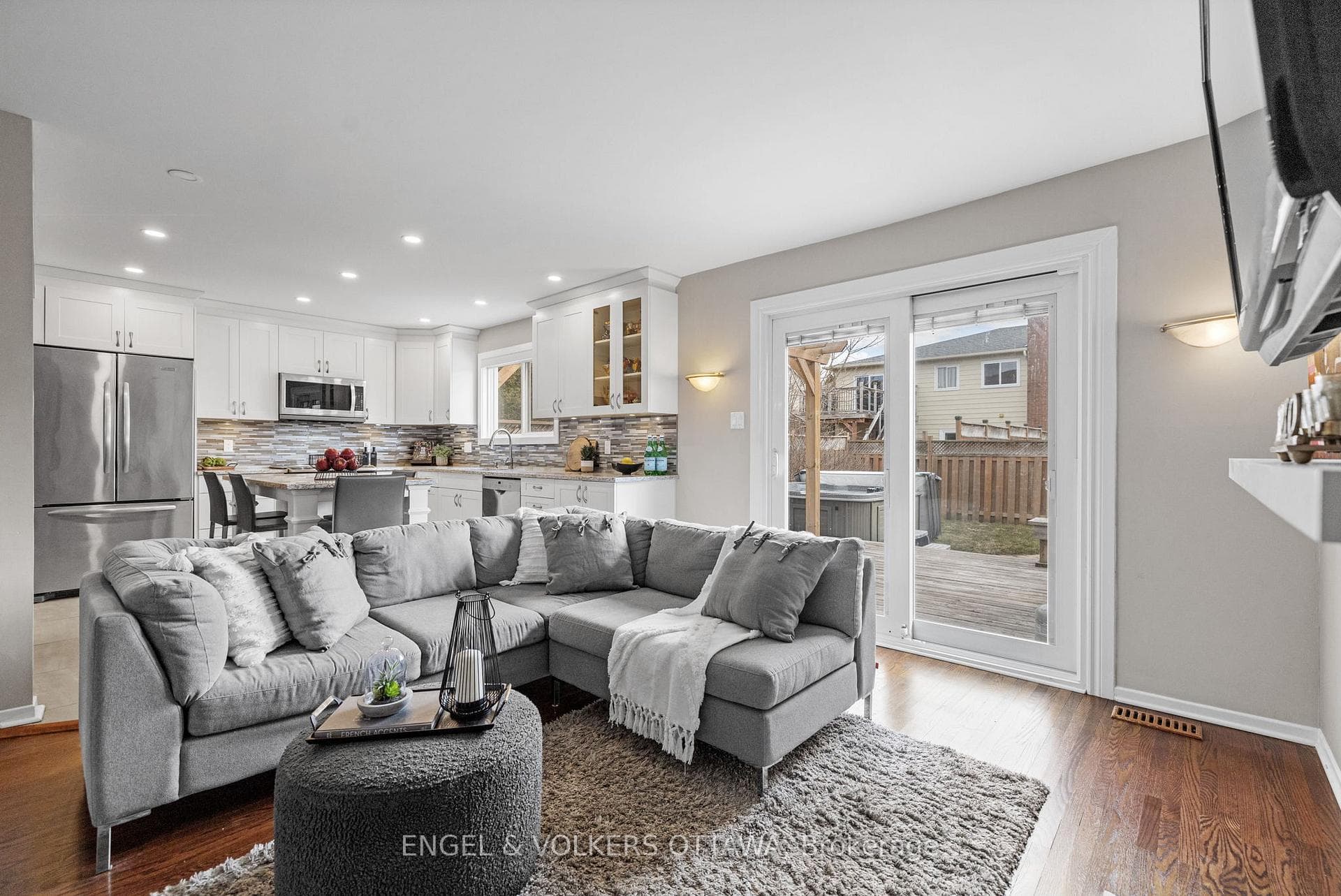 17 Winlock Crescent photo 13
