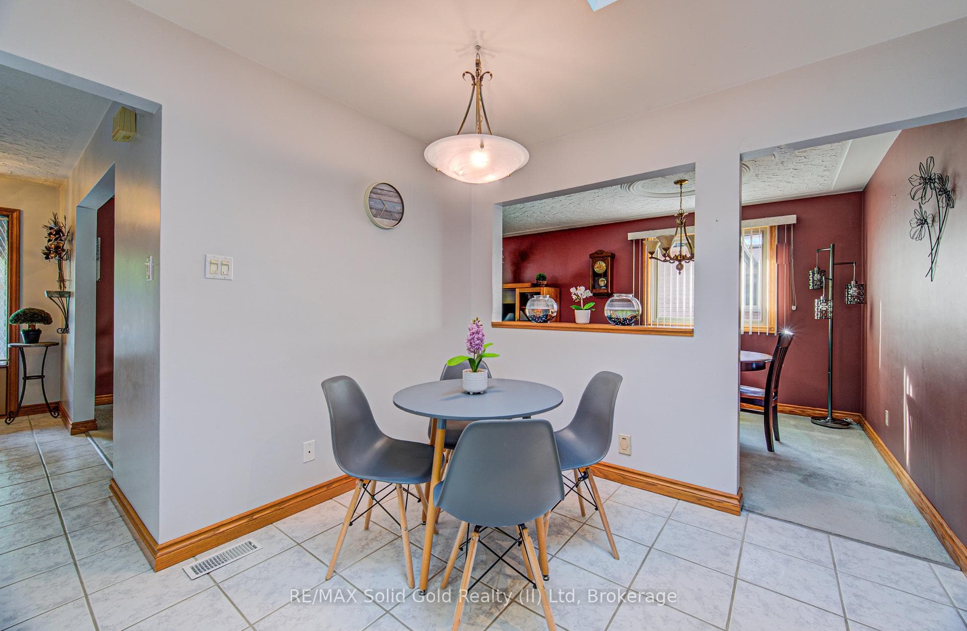 119 Martinglen Crescent photo 14