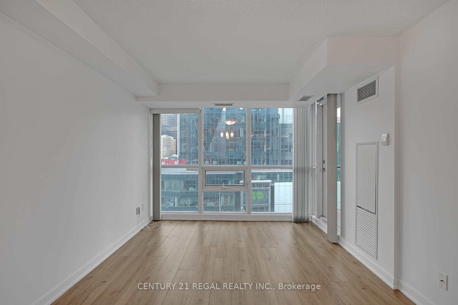 18 Harbour Street Unit 1003 photo 12