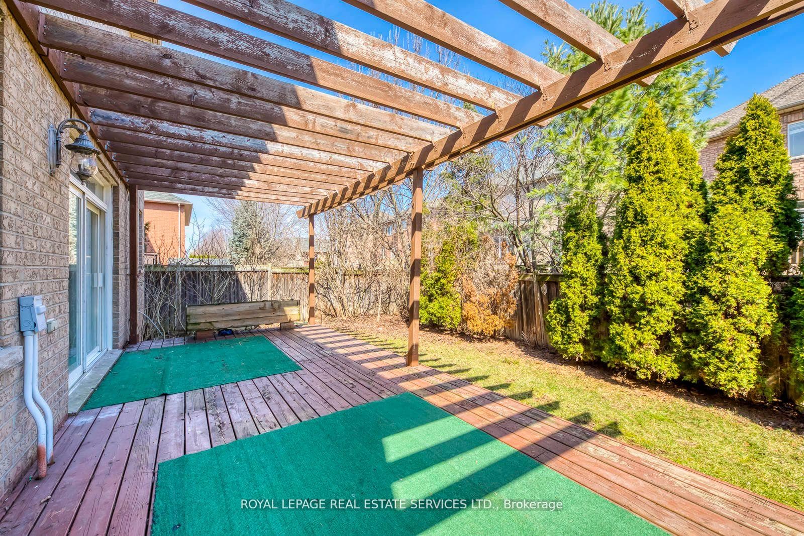 303 Burloak Drive photo 43