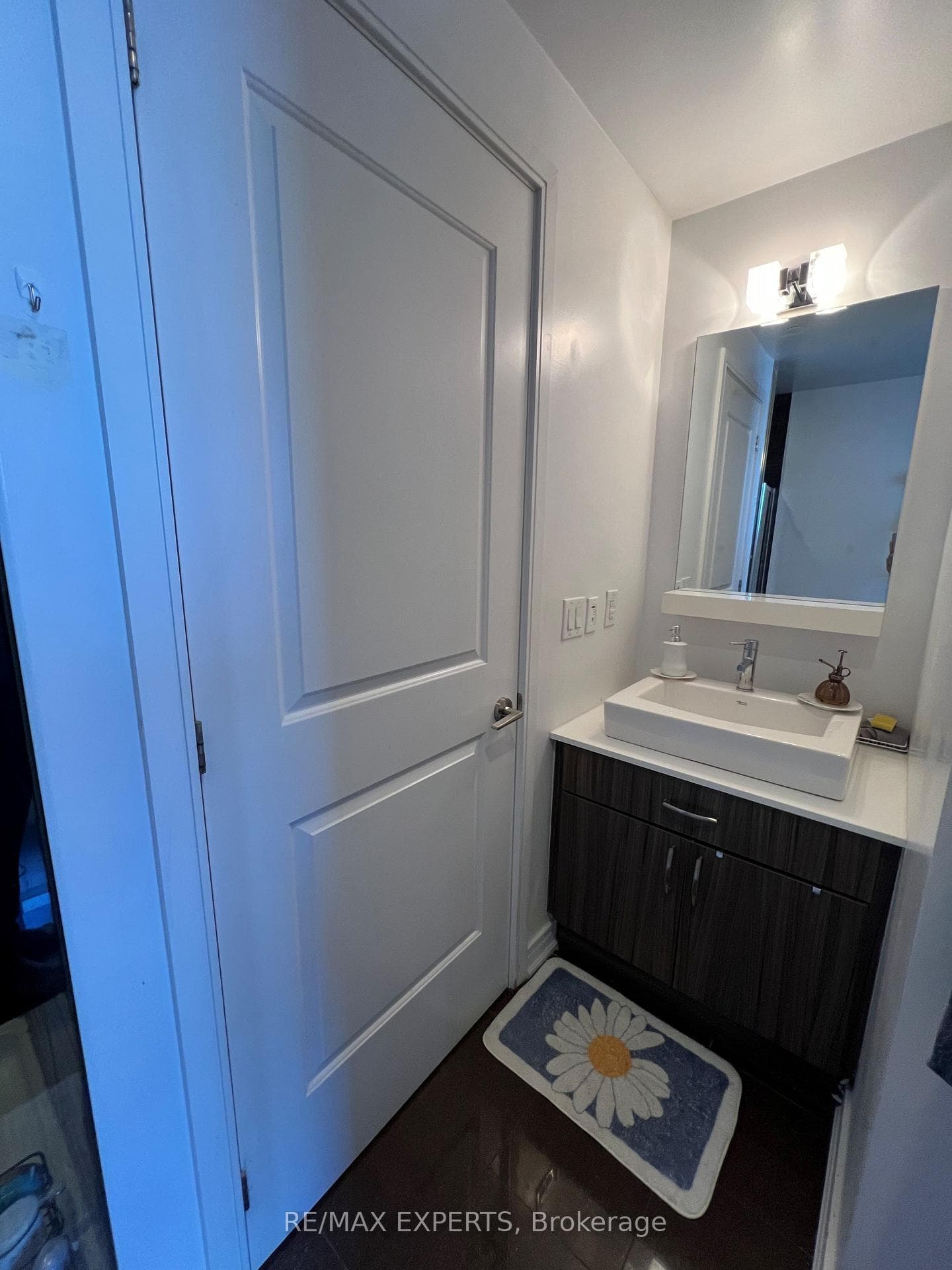9205 Yonge Street Unit 1611 photo 9